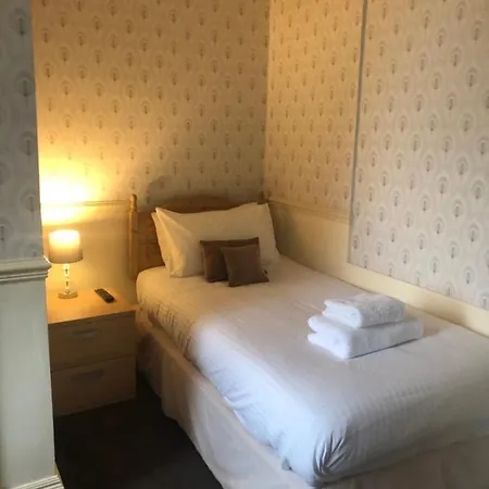 Melton Guest house *