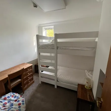 Melton Guest house *