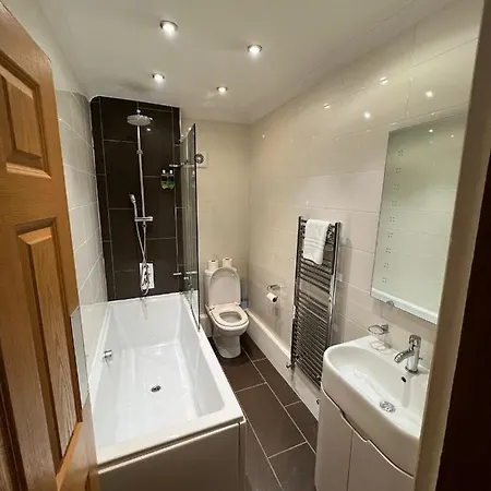 Melton Guest house *