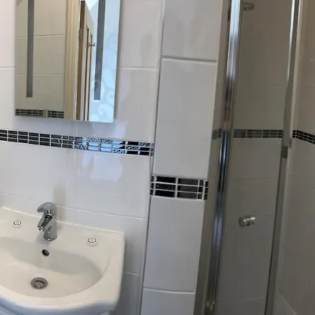 Melton Guest house