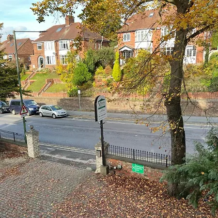 Guest house Melton York